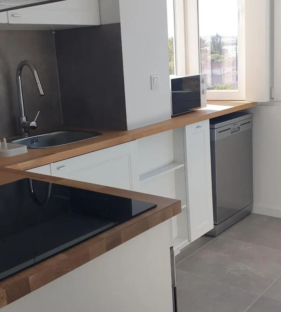 Apartmán 5Min Walk To Subway & 10Min Drive To Airport Lisboa