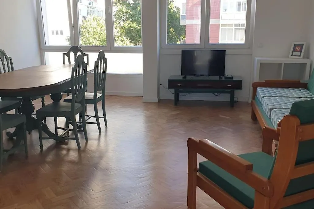 Apartmán 5Min Walk To Subway & 10Min Drive To Airport Lisboa