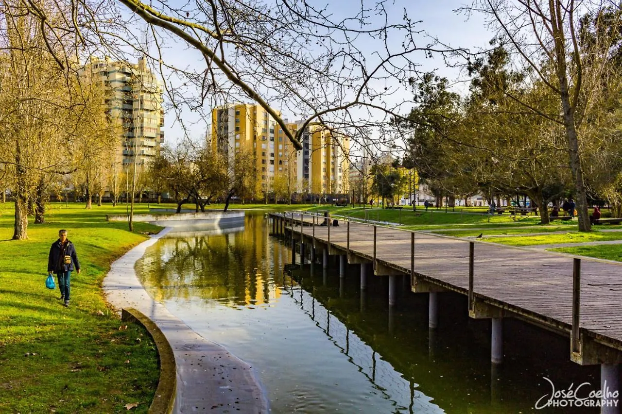 Apartmán 5Min Walk To Subway & 10Min Drive To Airport Lisboa